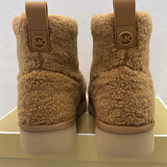 MICHAEL KORS Winnie Bootie Faux Curly Shearling Boot
Deer
New - Picture 13 of 16